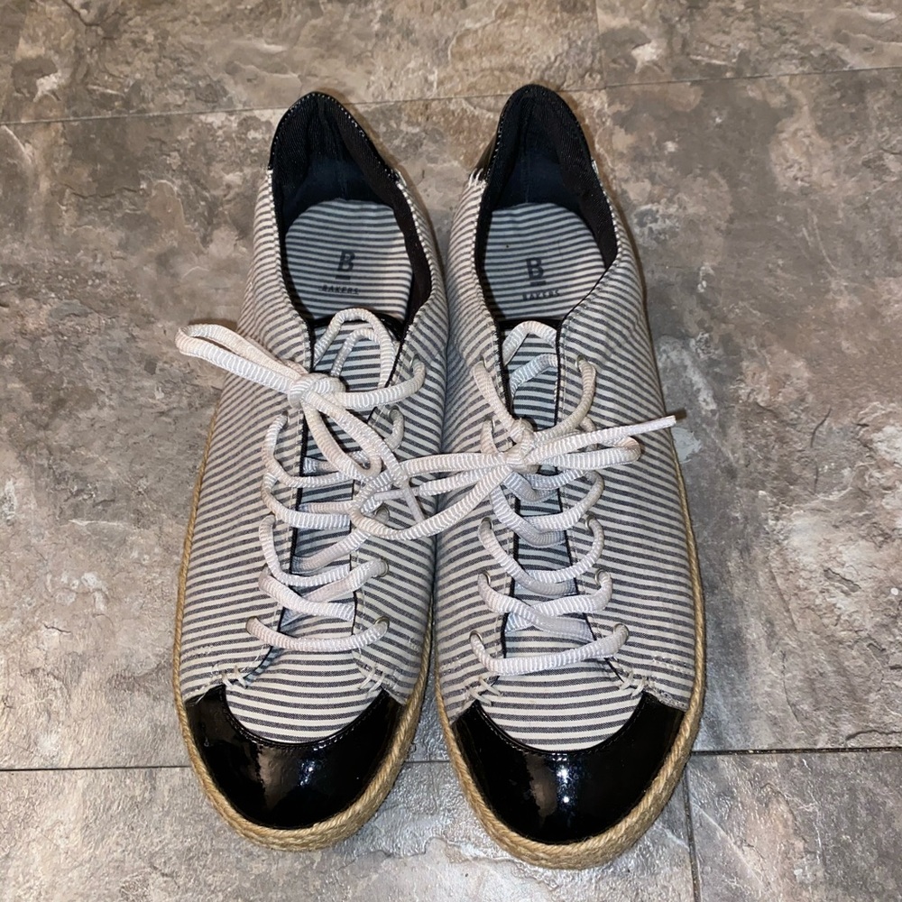 SOLD!! Bakers casual sneaker